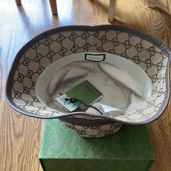 NEW WITH TAGS Gucci Bucket Hat - Picture 2 of 3